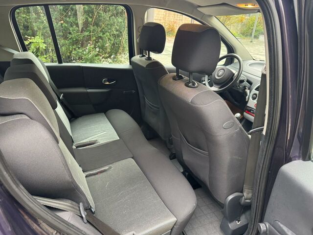 Рено Модус 2006 у Європі на Automoto.ua Синій Рено Модус, об'ємом двигуна 1.15 л та пробігом 126 тис. км за 1650 $, фото 10 на Automoto.ua