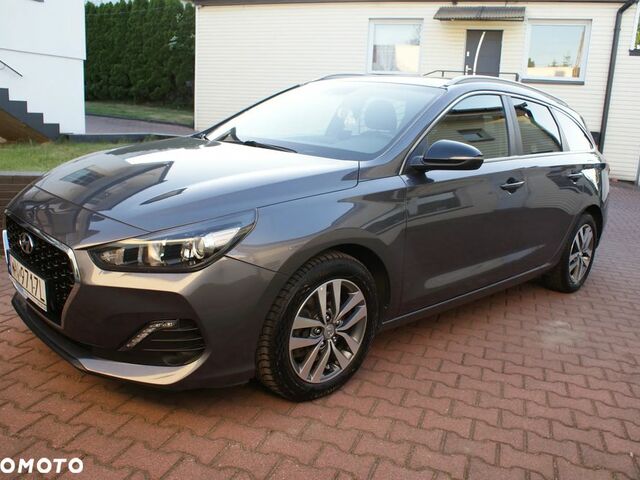 Хендай i30, объемом двигателя 1.35 л и пробегом 201 тыс. км за 11188 $, фото 2 на Automoto.ua