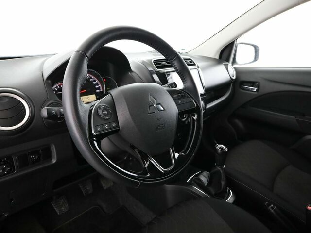 Мицубиси Спейс Стар 2023 в Европе на Automoto.ua Белый Мицубиси Спейс Стар, объемом двигателя 1.19 л и пробегом 17 тыс. км за 16204 $, фото 11 на Automoto.ua