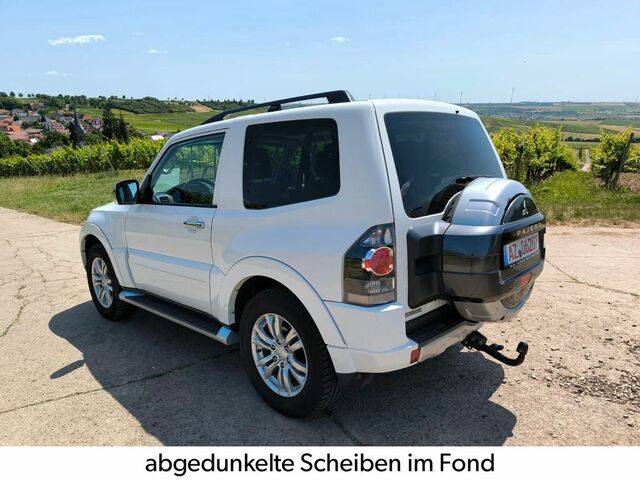 Міцубісі Паджеро 2016 у Європі на Automoto.ua Білий Міцубісі Паджеро, об'ємом двигуна 3.2 л та пробігом 51 тис. км за 41884 $, фото 3 на Automoto.ua