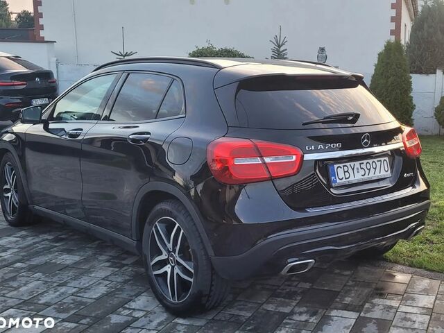 Мерседес ГЛА-Клас 2015 у Європі на Automoto.ua Чорний Мерседес ГЛА-Клас, об'ємом двигуна 2.14 л та пробігом 180 тис. км за 15255 $, фото 4 на Automoto.ua