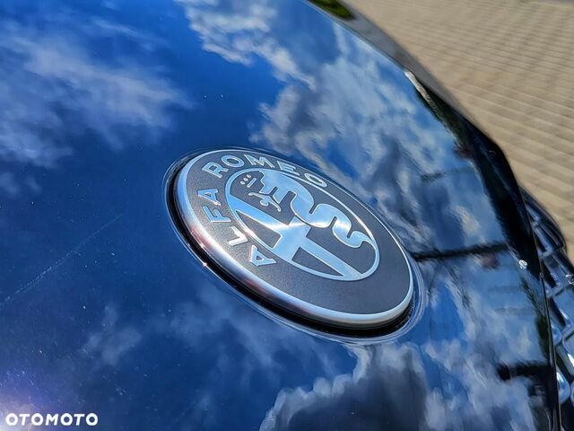 Альфа Ромео Джуниор 2025 в Европе на Automoto.ua Черный Альфа Ромео Джуниор, объемом двигателя 1 л и пробегом 390 тыс. км за 30194 $, фото 10 на Automoto.ua