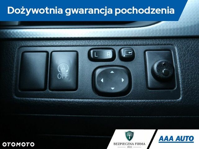 Тойота Авенсіс, об'ємом двигуна 2 л та пробігом 146 тис. км за 12095 $, фото 19 на Automoto.ua