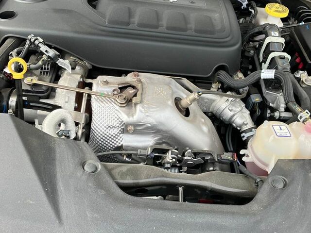 Джип Cherokee, об'ємом двигуна 2 л та пробігом 18 тис. км за 42873 $, фото 10 на Automoto.ua