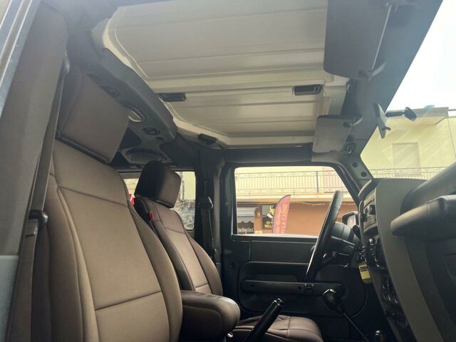 Джип Вранглер 2007 в Европе на Automoto.ua Синий Джип Вранглер, объемом двигателя 2.78 л и пробегом 290 тыс. км за 15500 $, фото 12 на Automoto.ua