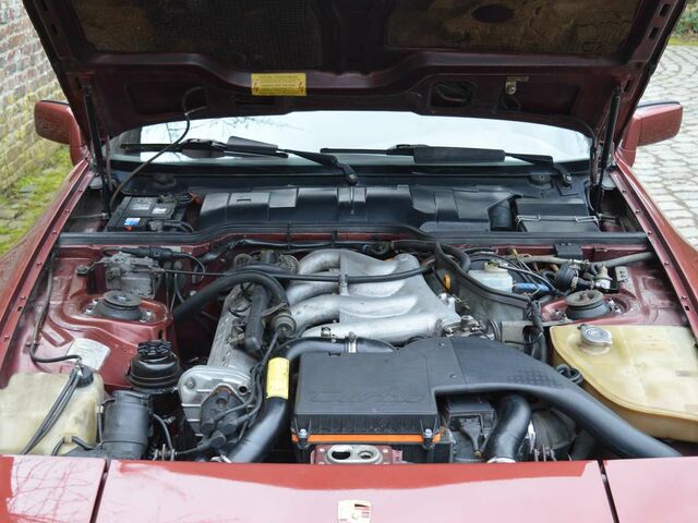 Красный Порше 944, объемом двигателя 2.48 л и пробегом 246 тыс. км за 27124 $, фото 14 на Automoto.ua