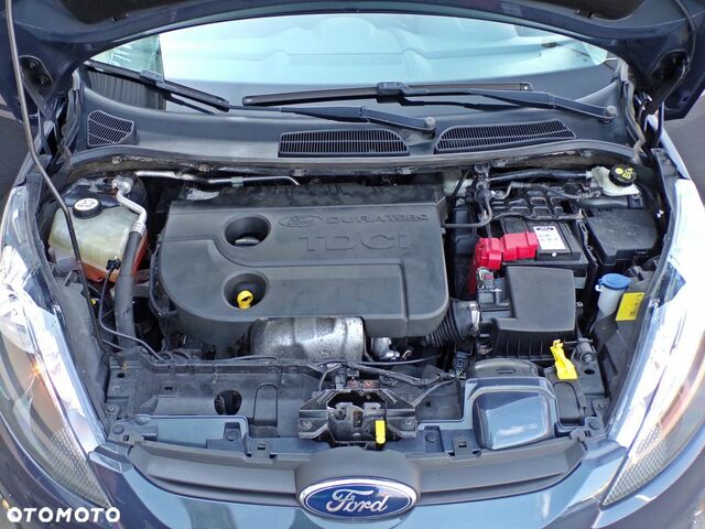 Форд Фиеста, объемом двигателя 1.4 л и пробегом 215 тыс. км за 4082 $, фото 26 на Automoto.ua