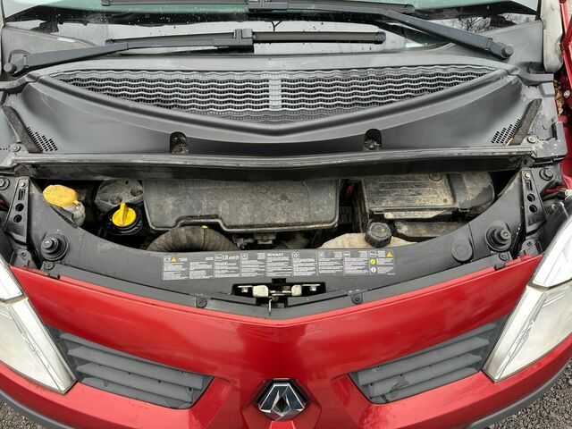 Рено Модус 2007 у Європі на Automoto.ua Червоний Рено Модус, об'ємом двигуна 1.15 л та пробігом 246 тис. км за 1472 $, фото 16 на Automoto.ua