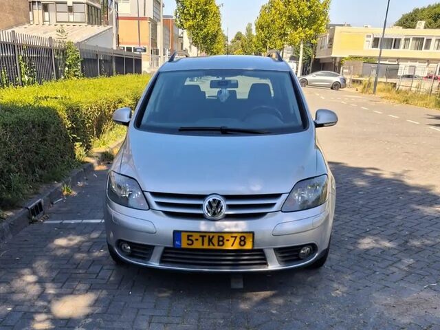 Фольксваген Гольф Плюс 2008 в Европе на Automoto.ua Серебряный Фольксваген Гольф Плюс, объемом двигателя 0 л и пробегом 144 тыс. км за 4498 $, фото 14 на Automoto.ua