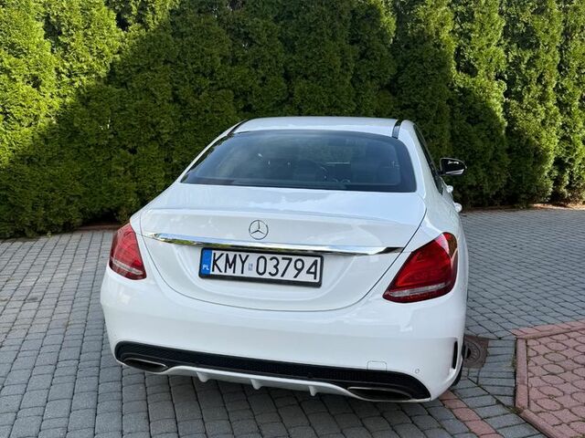 Мерседес Ц-Клас 2018 у Європі на Automoto.ua Білий Мерседес Ц-Клас, об'ємом двигуна 1 л та пробігом 97 тис. км за 23003 $, фото 5 на Automoto.ua