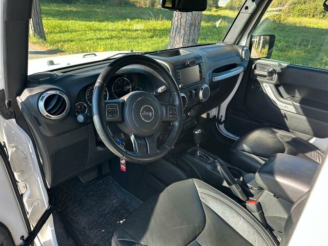 Джип Вранглер 2017 в Европе на Automoto.ua Белый Джип Вранглер, объемом двигателя 2.78 л и пробегом 111 тыс. км за 32200 $, фото 13 на Automoto.ua