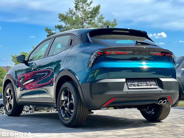 Альфа Ромео Джуниор 2025 в Европе на Automoto.ua Синий Альфа Ромео Джуниор, объемом двигателя 1 л и пробегом 2 тыс. км за 31453 $, фото 5 на Automoto.ua