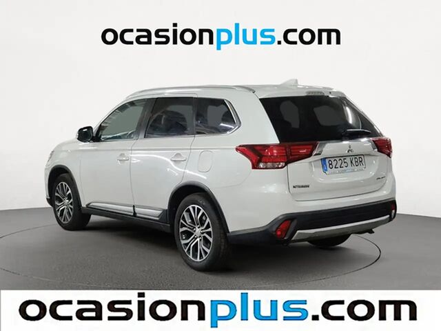 Мицубиси Аутлендер 2017 в Европе на Automoto.ua Белый Мицубиси Аутлендер, объемом двигателя 2 л и пробегом 113 тыс. км за 22085 $, фото 3 на Automoto.ua