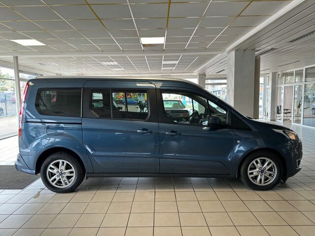 Синий Форд Grand Tourneo, объемом двигателя 1.5 л и пробегом 50 тыс. км за 26177 $, фото 3 на Automoto.ua