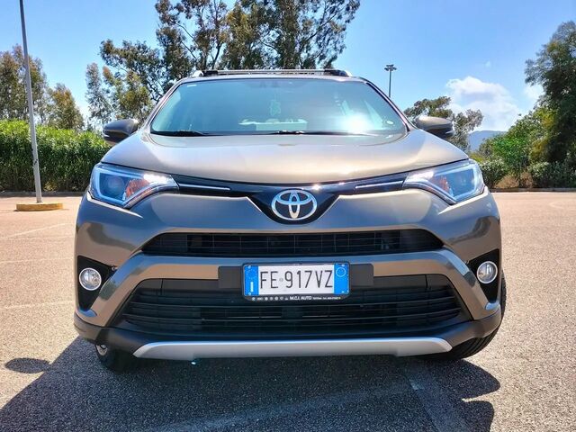 Тойота РАВ 4 2016 в Европе на Automoto.ua Бронзовый Тойота РАВ 4, объемом двигателя 2 л и пробегом 143 тыс. км за 17988 $, фото 9 на Automoto.ua