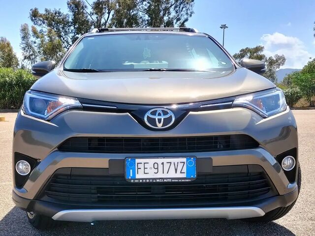 Тойота РАВ 4 2016 в Европе на Automoto.ua Бронзовый Тойота РАВ 4, объемом двигателя 2 л и пробегом 143 тыс. км за 17988 $, фото 1 на Automoto.ua