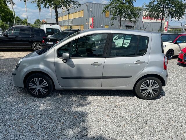 Рено Модус 2006 у Європі на Automoto.ua Сірий Рено Модус, об'ємом двигуна 1.15 л та пробігом 104 тис. км за 3842 $, фото 2 на Automoto.ua