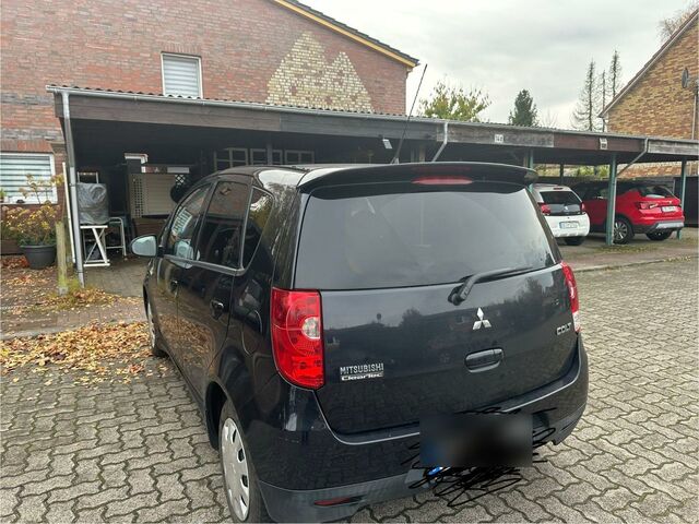 Мицубиси Кольт 2010 в Европе на Automoto.ua Черный Мицубиси Кольт, объемом двигателя 0 л и пробегом 118 тыс. км за 3750 $, фото 6 на Automoto.ua