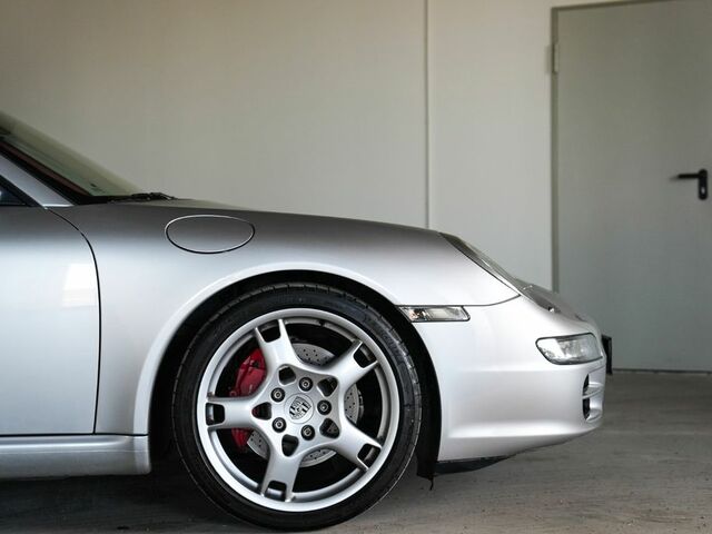 Сірий Порше 911, об'ємом двигуна 3.82 л та пробігом 93 тис. км за 59526 $, фото 18 на Automoto.ua