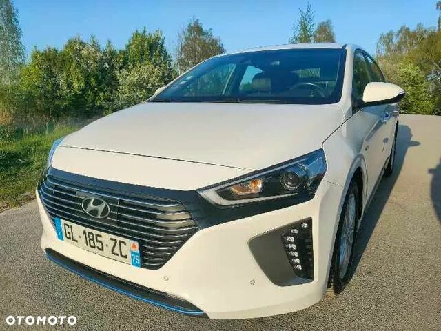 Хендай Ioniq, объемом двигателя 1.58 л и пробегом 120 тыс. км за 14233 $, фото 1 на Automoto.ua