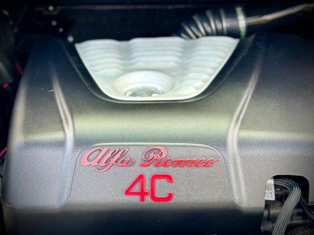 Альфа Ромео 4Ц, объемом двигателя 1.74 л и пробегом 25 тыс. км за 71178 $, фото 17 на Automoto.ua