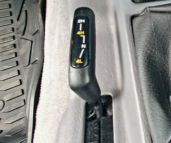 Джип Вранглер 1998 в Европе на Automoto.ua Черный Джип Вранглер, объемом двигателя 2.46 л и пробегом 156 тыс. км за 14900 $, фото 13 на Automoto.ua