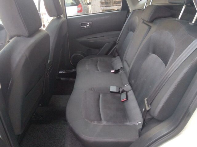 Ниссан Кашкай 2010 в Европе на Automoto.ua Белый Ниссан Кашкай, объемом двигателя 1.46 л и пробегом 220 тыс. км за 6500 $, фото 12 на Automoto.ua