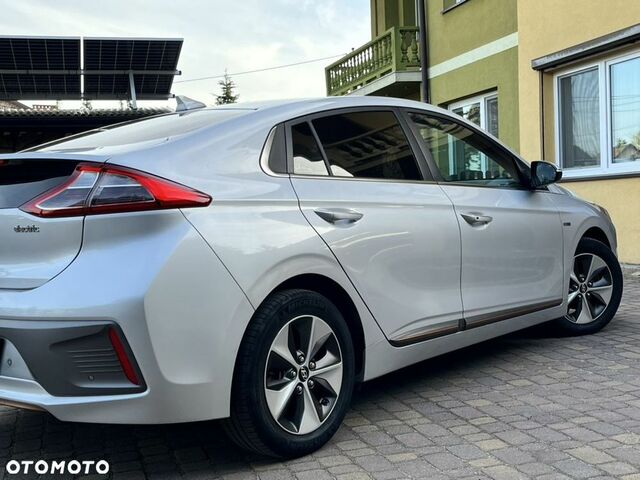 Хендай Ioniq, объемом двигателя 0 л и пробегом 79 тыс. км за 17171 $, фото 3 на Automoto.ua