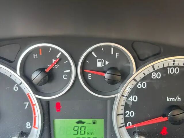 Шевроле Авео 2011 в Европе на Automoto.ua Серый Шевроле Авео, объемом двигателя 1.21 л и пробегом 71 тыс. км за 7004 $, фото 8 на Automoto.ua