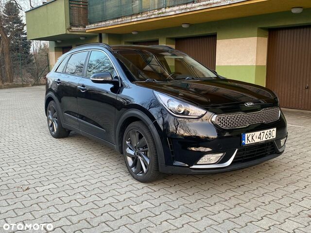 Кіа Niro, об'ємом двигуна 1.58 л та пробігом 146 тис. км за 13391 $, фото 2 на Automoto.ua