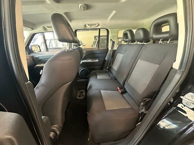 Джип Патриот 2009 в Европе на Automoto.ua Черный Джип Патриот, объемом двигателя 1.97 л и пробегом 230 тыс. км за 5500 $, фото 12 на Automoto.ua