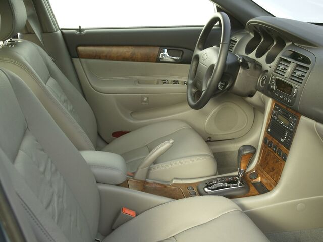 Шевроле Еванда, Седан 2004 - 2006 2.0 i 16V MT (131 Hp)