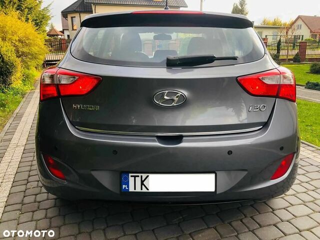 Хендай i30, об'ємом двигуна 1.4 л та пробігом 170 тис. км за 6458 $, фото 13 на Automoto.ua