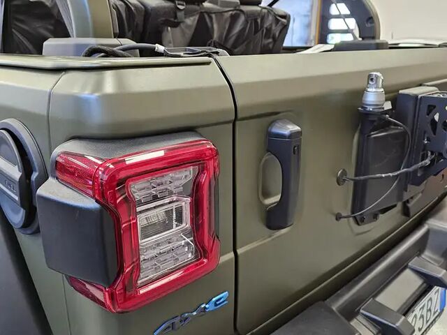 Джип Вранглер 2021 в Европе на Automoto.ua Белый Джип Вранглер, объемом двигателя 2 л и пробегом 112 тыс. км за 63995 $, фото 3 на Automoto.ua