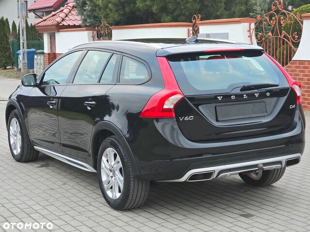 Вольво V60 Cross Country, объемом двигателя 1.97 л и пробегом 190 тыс. км за 17257 $, фото 13 на Automoto.ua