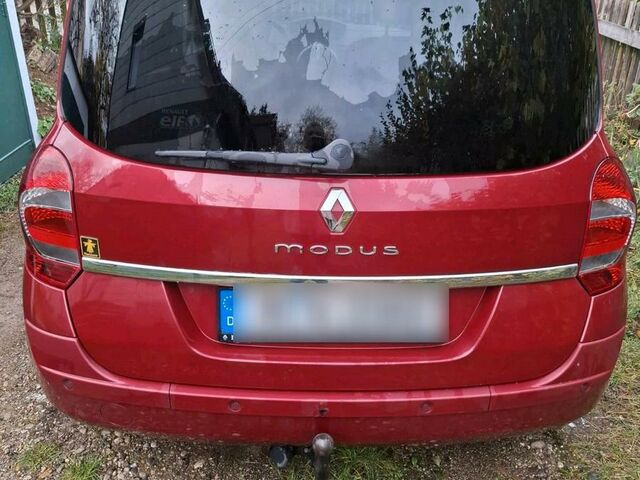 Рено Grand Modus 2008 в Европе на Automoto.ua Красный Рено Grand Modus, объемом двигателя 0 л и пробегом 18 тыс. км за 1500 $, фото 3 на Automoto.ua