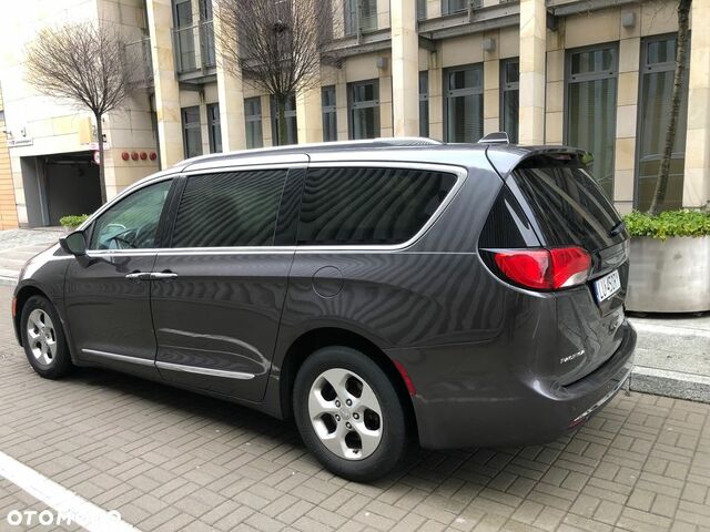 Крайслер Pacifica, об'ємом двигуна 3.61 л та пробігом 145 тис. км за 21571 $, фото 4 на Automoto.ua