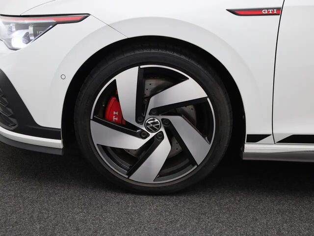 Фольксваген Гольф ГТІ 2023 у Європі на Automoto.ua Білий Фольксваген Гольф ГТІ, об'ємом двигуна 1.98 л та пробігом 14 тис. км за 58118 $, фото 11 на Automoto.ua