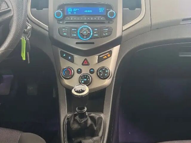 Шевроле Авео 2013 в Европе на Automoto.ua Черный Шевроле Авео, объемом двигателя 1.23 л и пробегом 129 тыс. км за 5587 $, фото 2 на Automoto.ua