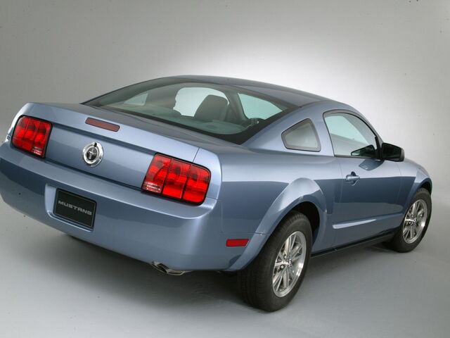 Форд Мустанг, Купе 2004 - н.в. V 4.6 i V8 GT