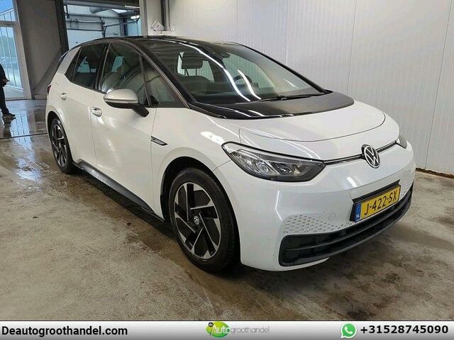 Фольксваген ID.3 2020 в Европе на Automoto.ua Белый Фольксваген ID.3, объемом двигателя 0 л и пробегом 146 тыс. км за 14762 $, фото 30 на Automoto.ua