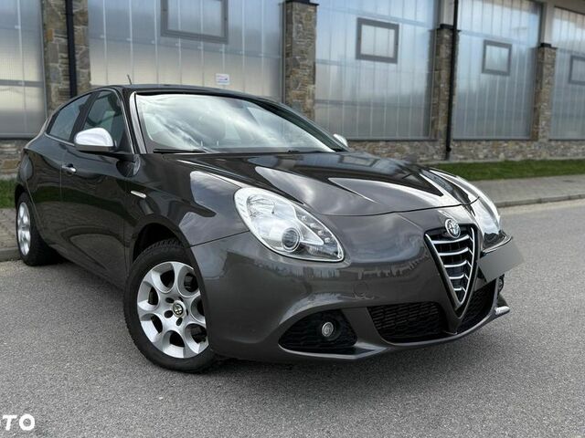 Альфа Ромео Giulietta 2012 у Європі на Automoto.ua Сірий Альфа Ромео Giulietta, об'ємом двигуна 1 л та пробігом 148 тис. км за 5691 $, фото 14 на Automoto.ua