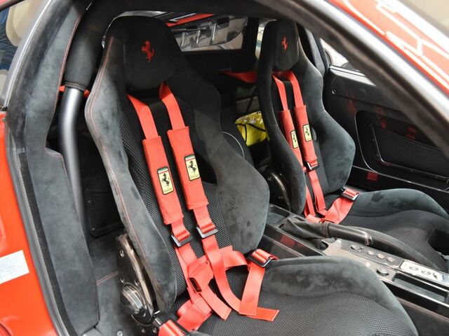 Красный Феррари Ф430, объемом двигателя 4.31 л и пробегом 84 тыс. км за 218441 $, фото 11 на Automoto.ua
