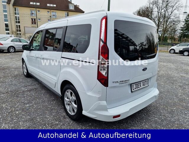 Белый Форд Grand Tourneo, объемом двигателя 1.5 л и пробегом 150 тыс. км за 21679 $, фото 6 на Automoto.ua