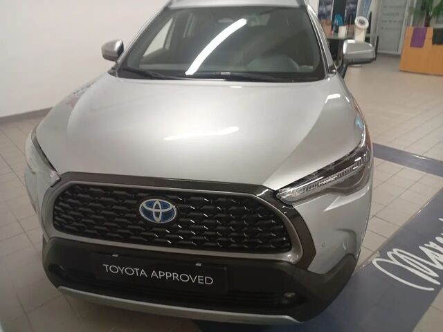 Тойота Corolla Cross 2023 в Европе на Automoto.ua Серый Тойота Corolla Cross, объемом двигателя 1.99 л и пробегом 39 тыс. км за 35897 $, фото 4 на Automoto.ua