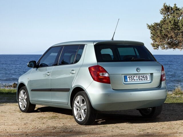 Шкода Фабия, Хэтчбек 2007 - н.в. II 1.2 i HTP 12V (69)