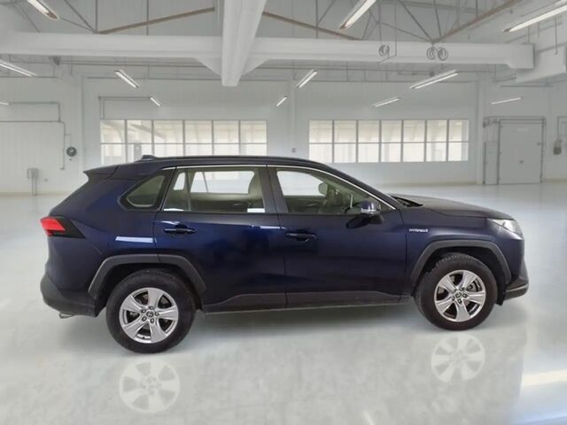 Тойота РАВ 4 2021 у Європі на Automoto.ua Тойота РАВ 4, об'ємом двигуна 0 л та пробігом 92 тис. км за 32907 $, фото 2 на Automoto.ua