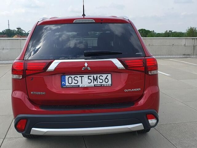 Мицубиси Аутлендер 2016 в Европе на Automoto.ua Мицубиси Аутлендер, объемом двигателя 2.27 л и пробегом 141 тыс. км за 74000 $, фото 4 на Automoto.ua