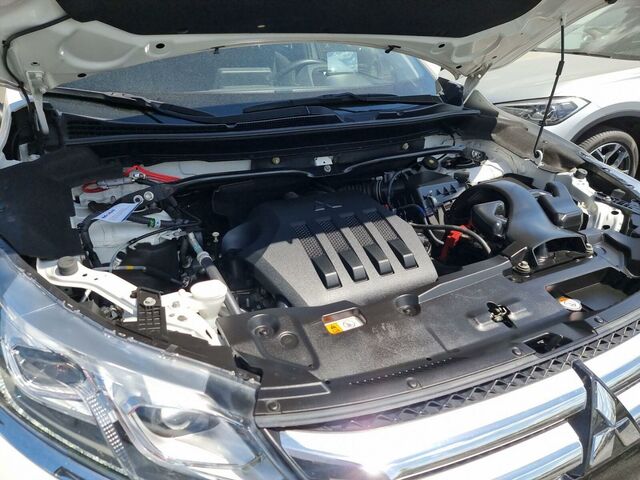 Мицубиси Eclipse Cross 2018 в Европе на Automoto.ua Мицубиси Eclipse Cross, объемом двигателя 1.5 л и пробегом 88 тыс. км за 16990 $, фото 26 на Automoto.ua