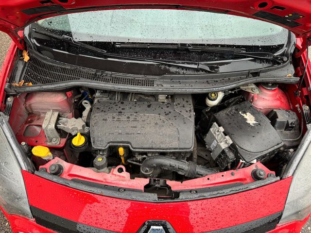 Рено Твинго 2012 в Европе на Automoto.ua Красный Рено Твинго, объемом двигателя 1.15 л и пробегом 50 тыс. км за 4999 $, фото 40 на Automoto.ua